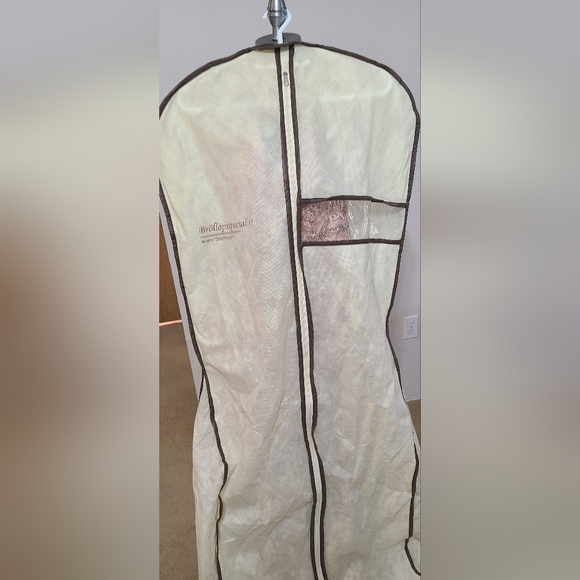 Aspeed design Sparkling Sequin Dress/Stunning V-Neck Fitted Gown with Glitter - Picture 7 of 15